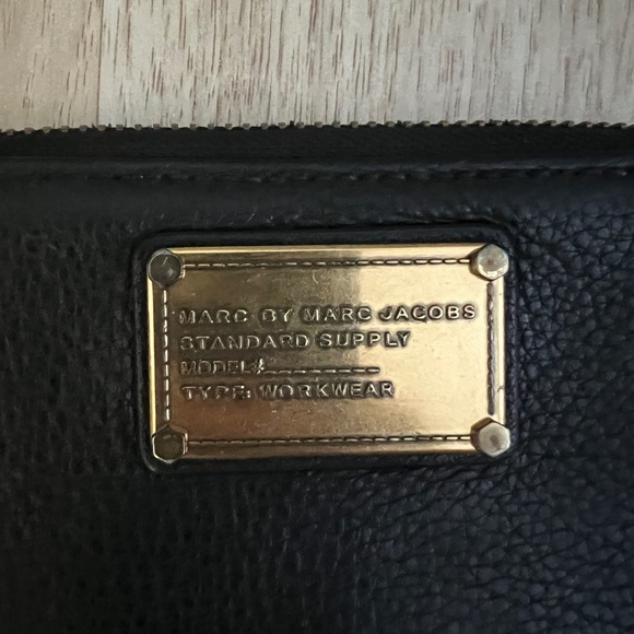 Marc By Marc Jacobs Black Leather Pouch with Gold Accents - Picture 2 of 4